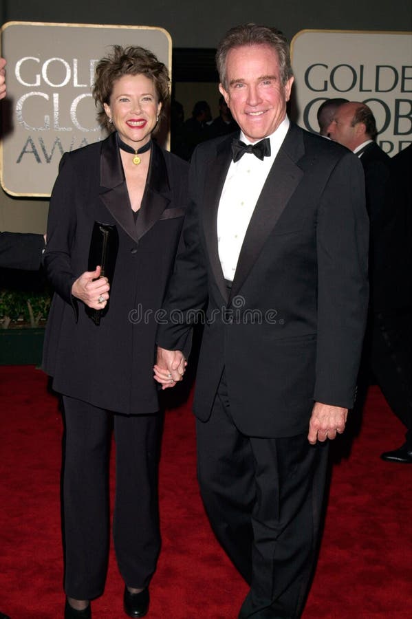 23JAN2000: Actor WARREN BEATTY & actress wife ANNETTE BENING at the Golden Globe Awards in Beverly Hills. Paul Smith / Featureflash. 23JAN2000: Actor WARREN BEATTY & actress wife ANNETTE BENING at the Golden Globe Awards in Beverly Hills. Paul Smith / Featureflash