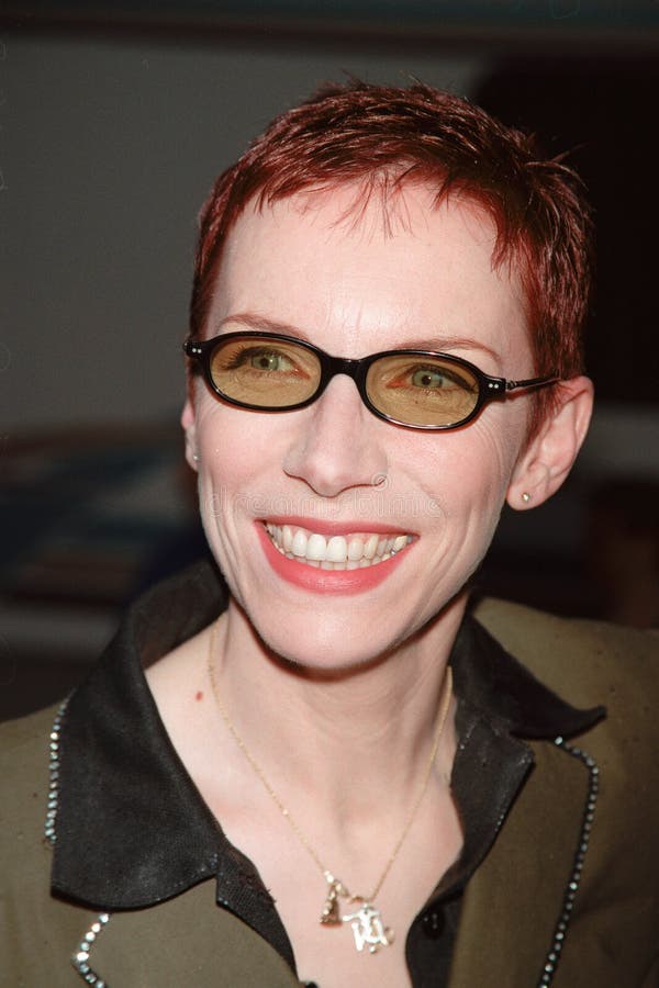 17JAN2000: "Eurythmics" star ANNIE LENNOX at the American Music Awards in Los Angeles. Paul Smith / Featureflash. 17JAN2000: "Eurythmics" star ANNIE LENNOX at the American Music Awards in Los Angeles. Paul Smith / Featureflash