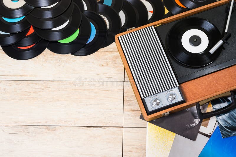 Annotazioni e grammofono di vinile fotografia stock libera da diritti Annotazioni e grammofono di vinile fotografia stock libera da diritti