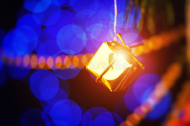Ano novo feliz 2018 Decora??o do Natal e do ano novo Fundo borrado sum?rio do feriado de Bokeh Fest?o piscar Natal fotos de stock royalty free Ano novo feliz 2018 Decora??o do Natal e do ano novo Fundo borrado sum?rio do feriado de Bokeh Fest?o piscar Natal fotos de stock royalty free