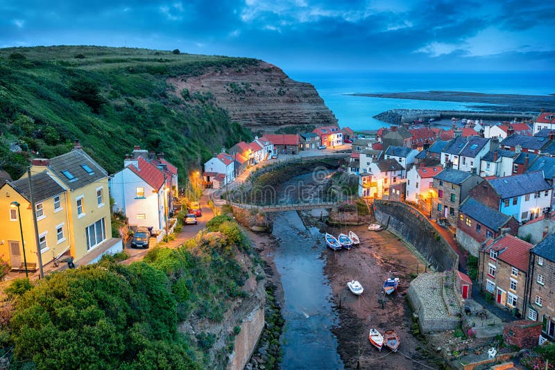 Anochecer sobre Staithes imagenes de archivo Anochecer sobre Staithes imagenes de archivo