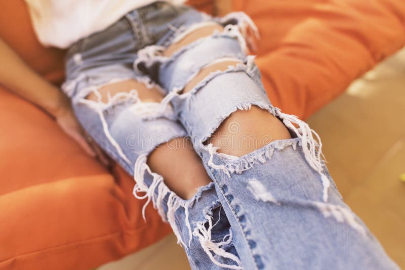 judío Bloquear Preescolar Anonymous Image of Woman with Torn Jeans on a Summer Day Stock Image -  Image of jeans, adults: 154965309