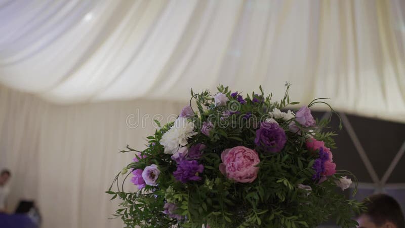 Anordnung für Blumen in einem Ort der Hochzeit
