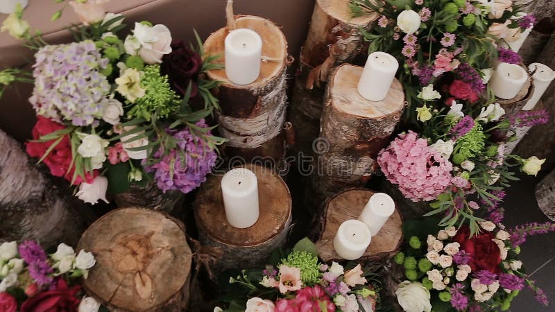 Anordnung für Blumen in einem Ort der Hochzeit