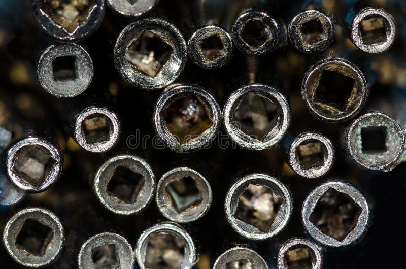 Ansicht in das Fass eines Satzes antiker Taschen-Uhr-Schlüssel lizenzfreie stockfotos Ansicht in das Fass eines Satzes antiker Taschen-Uhr-Schlüssel lizenzfreie stockfotos