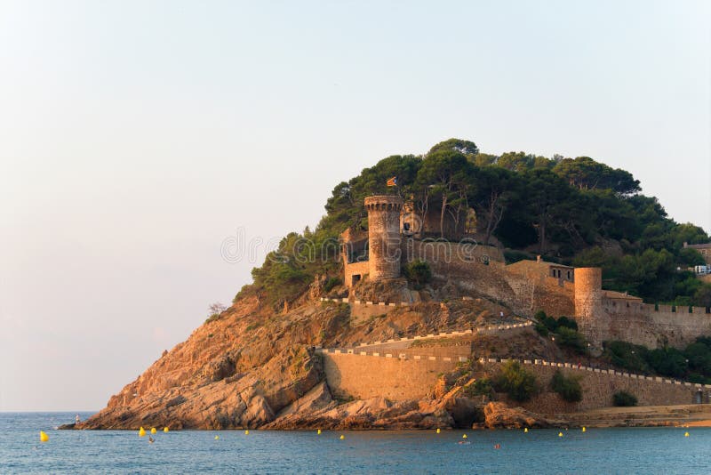Ansicht der alten spanischen Festung vom Strand Tossa De Mrz, Katalonien, Spanien stockfotos Ansicht der alten spanischen Festung vom Strand Tossa De Mrz, Katalonien, Spanien stockfotos
