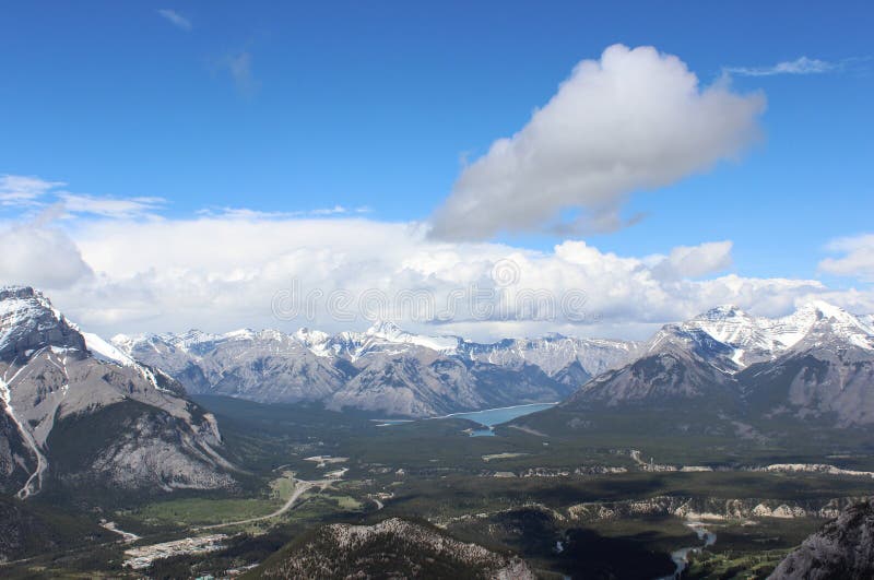 Ansicht der felsigen Berge Nationalpark Banffs kanada lizenzfreies stockfoto Ansicht der felsigen Berge Nationalpark Banffs kanada lizenzfreies stockfoto