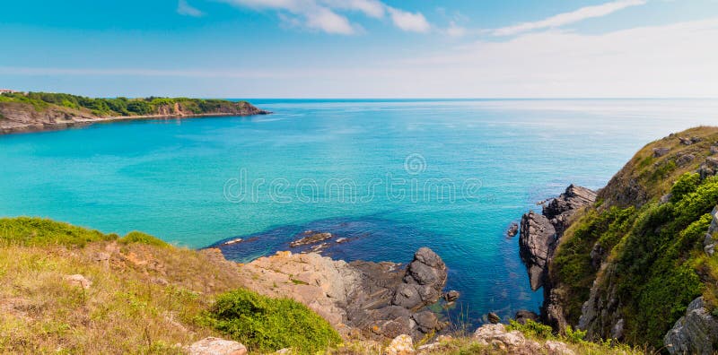 Ansicht der Küste nahe Sinemorets in Bulgarien lizenzfreies stockfoto Ansicht der Küste nahe Sinemorets in Bulgarien lizenzfreies stockfoto