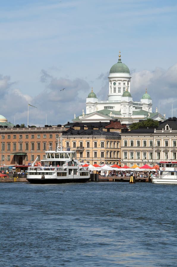 Ansicht des Helsinki-Hafens lizenzfreies stockbild Ansicht des Helsinki-Hafens lizenzfreies stockbild