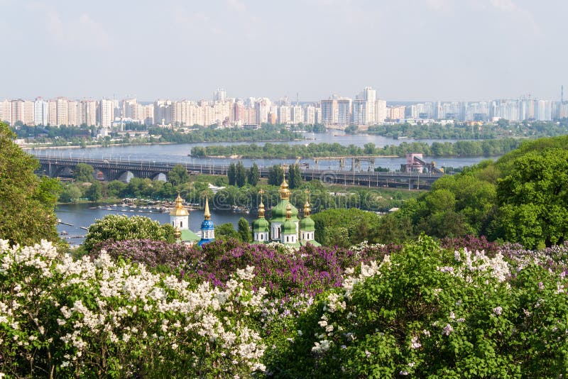 Blick vom Botanischen Garten in Kiew lizenzfreie stockfotografie