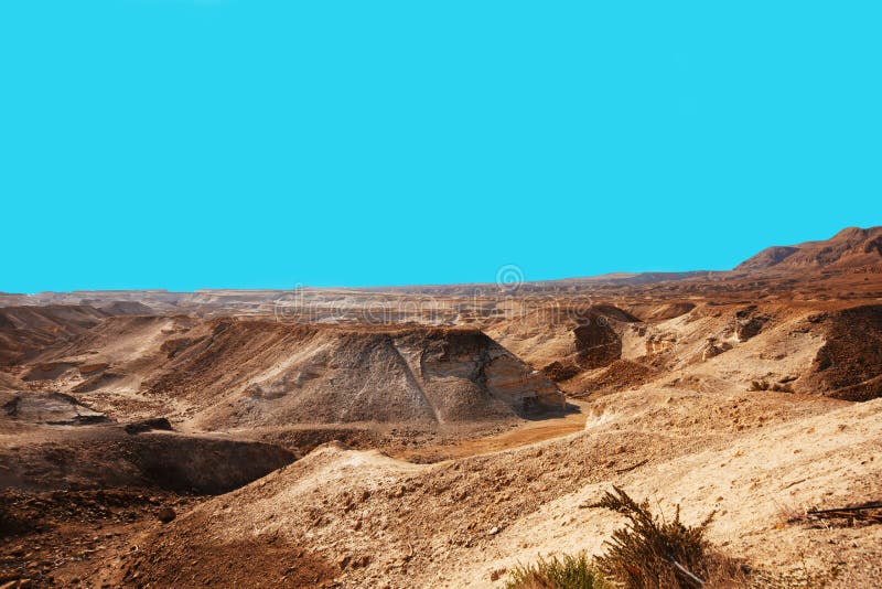 Ansicht vom Masada auf der Wüste an einem sonnigen Tag lizenzfreies stockfoto Ansicht vom Masada auf der Wüste an einem sonnigen Tag lizenzfreies stockfoto