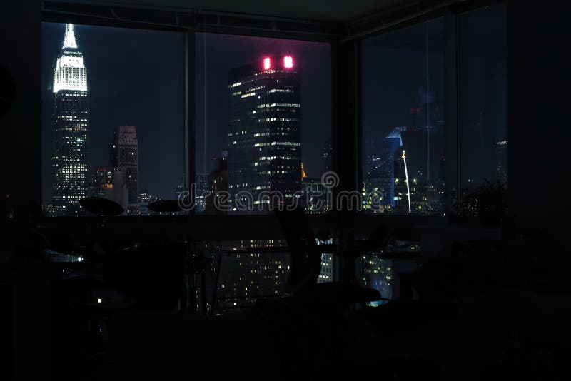 Ansicht Von Nachtwolkenkratzern Von New York City Manhattan Durch Fenster Der Wohnung Draufsicht Der Nachtstadtmitte Von Manhatta Stockfoto Bild Von Geschaft Panorama Ansicht Von Nachtwolkenkratzern Von New York City Manhattan Durch Fenster Der Wohnung Draufsicht Der Nachtstadtmitte Von Manhatta Stockfoto Bild Von Geschaft Panorama