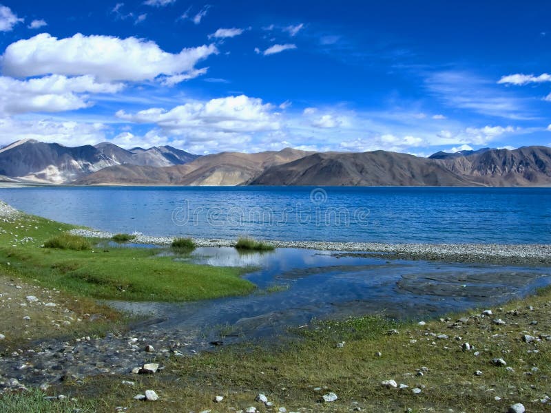 Blick auf den Pangong-See lizenzfreies stockfoto