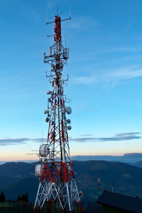 Antenne di Telecomunications immagine stock Antenne di Telecomunications immagine stock