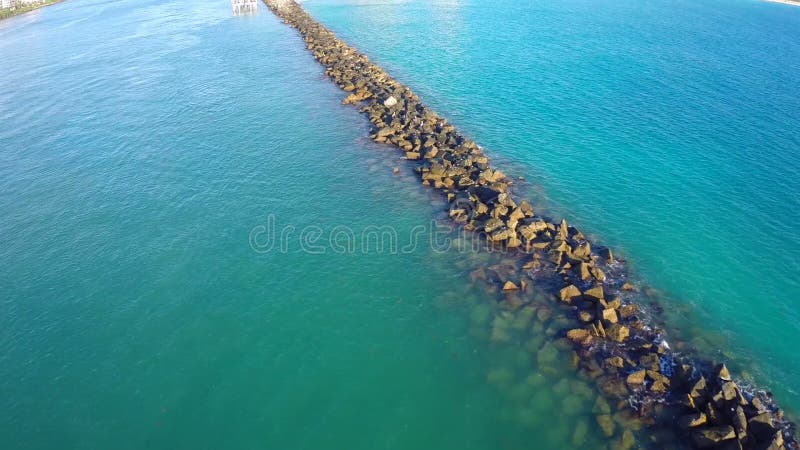 Anteny rockowy jetty w Miami plaży