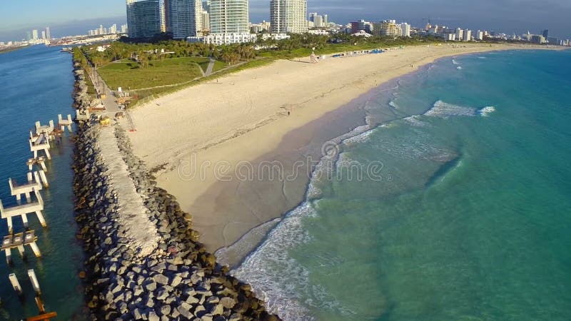 Anteny rockowy jetty w Miami plaży 2