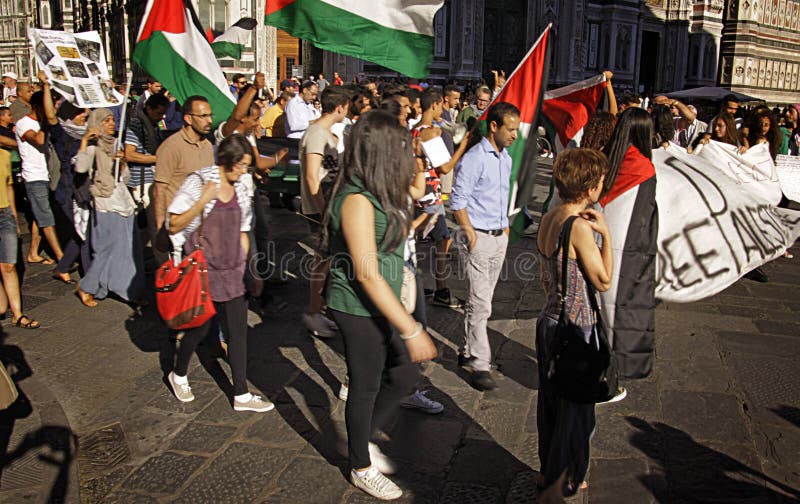 Anti-Israëlisch Protest aan de Militaire Staking van Eindgaza stock foto's Anti-Israëlisch Protest aan de Militaire Staking van Eindgaza stock foto's