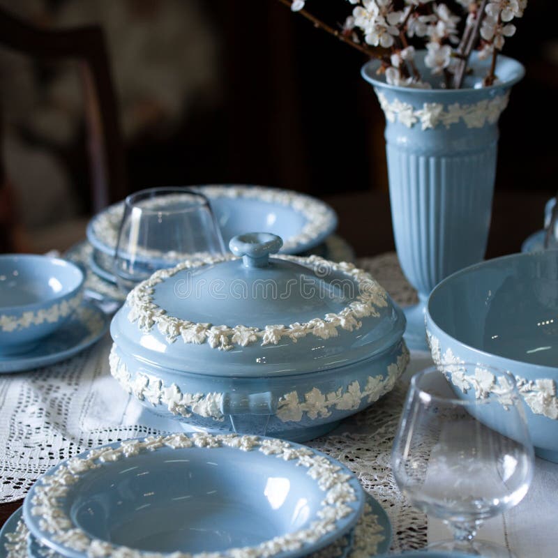 Antigo Jogo De Chá De Porcelana Azul Britânico. Foto de Stock