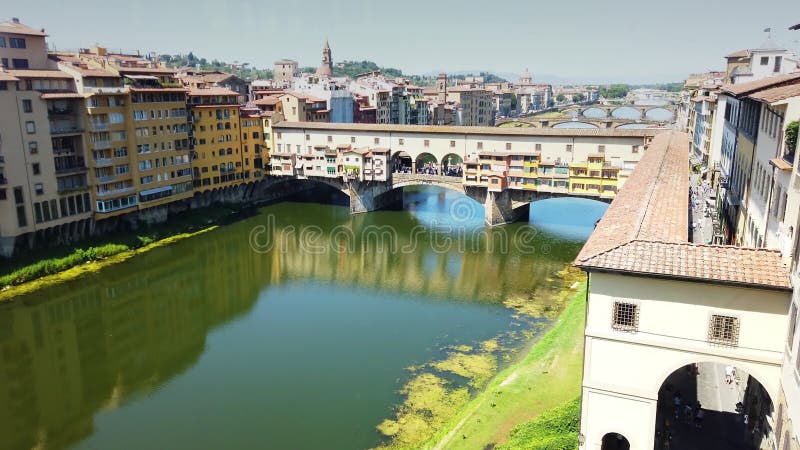 Antiguo ponte vecchio florence arno río vista aérea video 4k