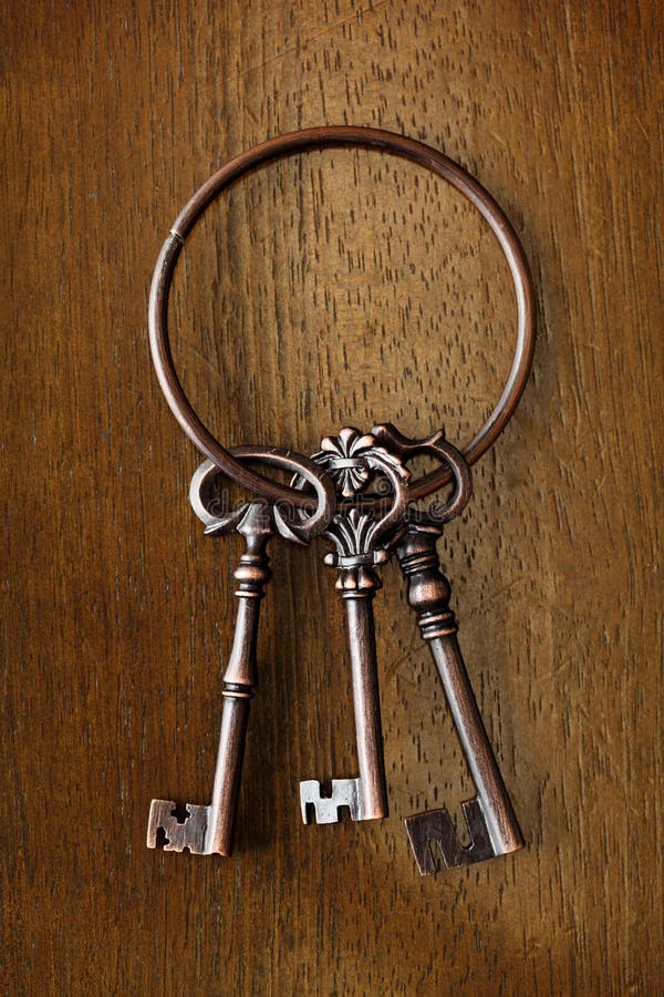 Schlüssel Auf Einem Band, Das an Einer Wand Hängt Stockfoto - Bild