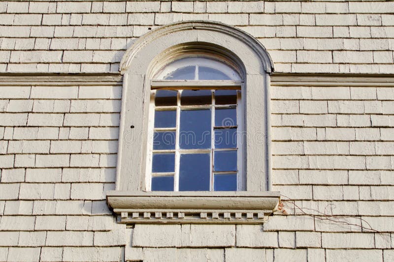 Halbrundes Fenster stockbild. Bild von glas, lampe, haus