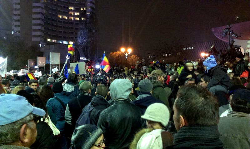 Antikommunismus des enormen Protestes und Prodemokratie in Bukarest stockfoto Antikommunismus des enormen Protestes und Prodemokratie in Bukarest stockfoto