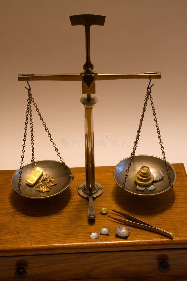 https://thumbs.dreamstime.com/b/antique-balance-scale-weighing-gold-24363826.jpg