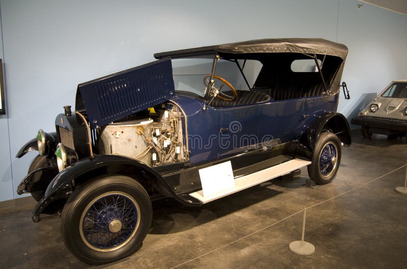 Antique cars in America`s car museum