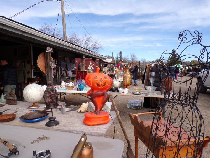Antique Market editorial photography. Image of clouds 260293232