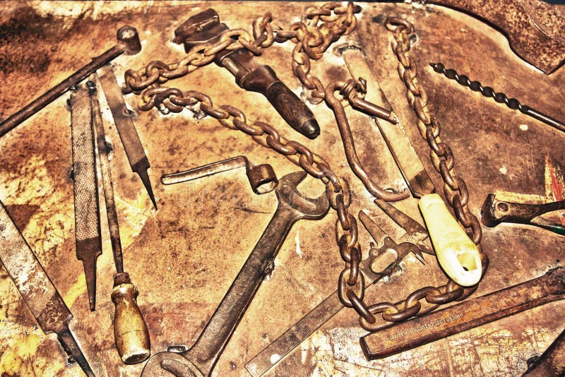 Antique rusty old oil can stock image. Image of object 18912545