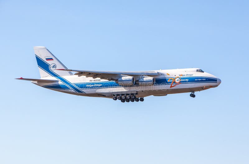 Antonov An-124-100