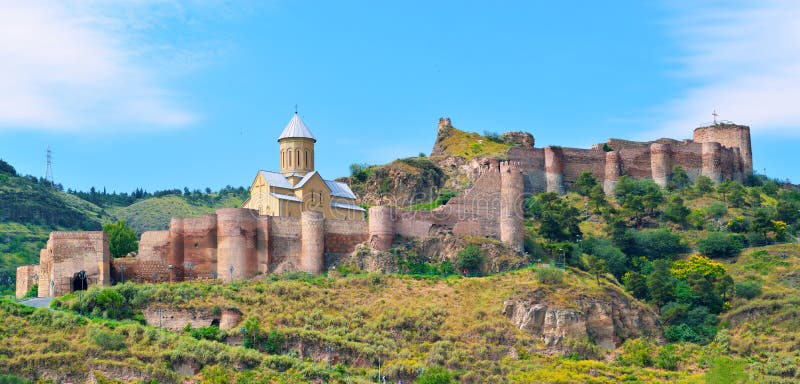 Antyczny forteczny Narikala w Tbilisi obraz stock Antyczny forteczny Narikala w Tbilisi obraz stock