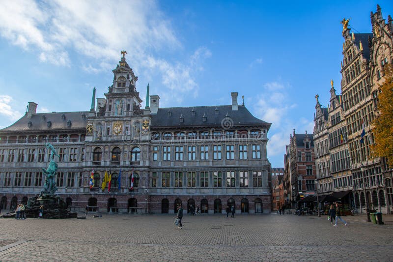 Anvers, Belgique, 31 octobre 2023, L'hôtel de ville sur la 'Grote Markt' à Anvers images libres de droits