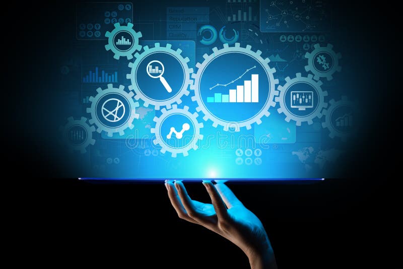 Análisis de Big Data, diagramas del analytics del proceso de negocio con los engranajes e iconos en la pantalla virtual imagen de archivo libre de regalías