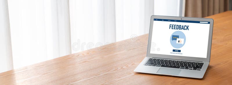 Análisis de comentarios y revisiones de clientes por software de computadora modish fotografía de archivo