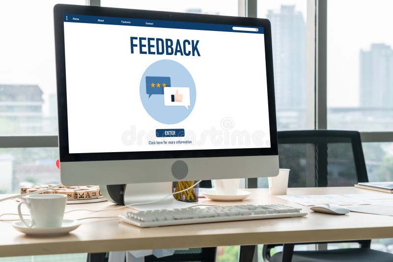 Análisis de comentarios y revisiones de clientes por software de computadora modish imagenes de archivo