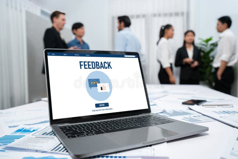 Análisis de comentarios y revisiones del cliente por software de computadora brillante libre illustration