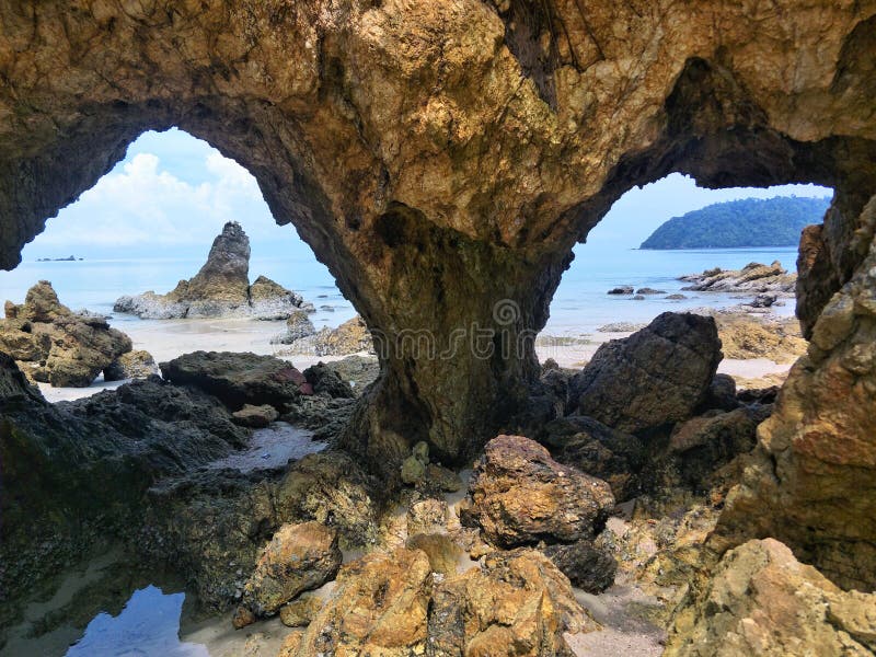 Aow-khao Kwai bei Koh Phayam, Ranong lizenzfreie stockfotografie Aow-khao Kwai bei Koh Phayam, Ranong lizenzfreie stockfotografie