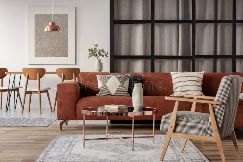 Apartamento-estudio abierto del plan con la vida y el comedor imagen de archivo libre de regalías Apartamento-estudio abierto del plan con la vida y el comedor imagen de archivo libre de regalías