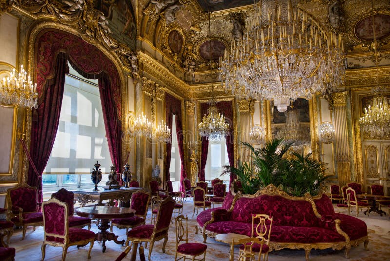 Apartamentos de Napoleon III en museo del Louvre fotografía de archivo Apartamentos de Napoleon III en museo del Louvre fotografía de archivo