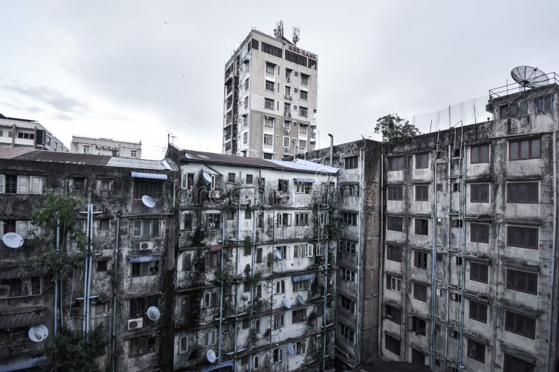 Apartamentos em iangão em mianmar fotografia de stock royalty free