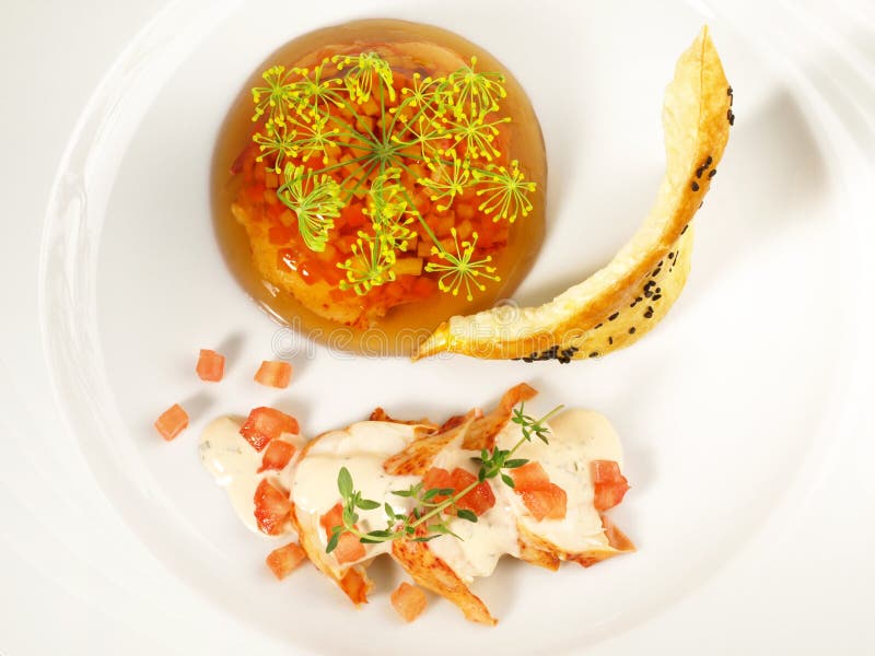 Aperitivo dell'aragosta con la pasta sfoglia fotografia stock libera da diritti Aperitivo dell'aragosta con la pasta sfoglia fotografia stock libera da diritti