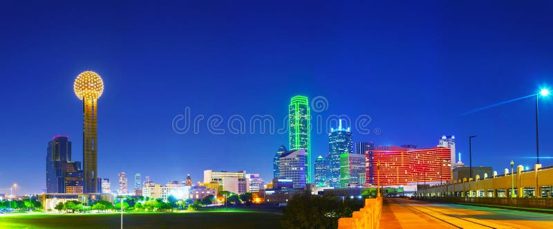 Aperçu panoramique de Dallas du centre images stock Aperçu panoramique de Dallas du centre images stock