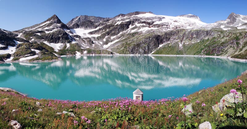 Apls的Mountain湖，奥地利
