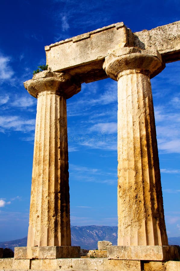 Apollon temple in corinth