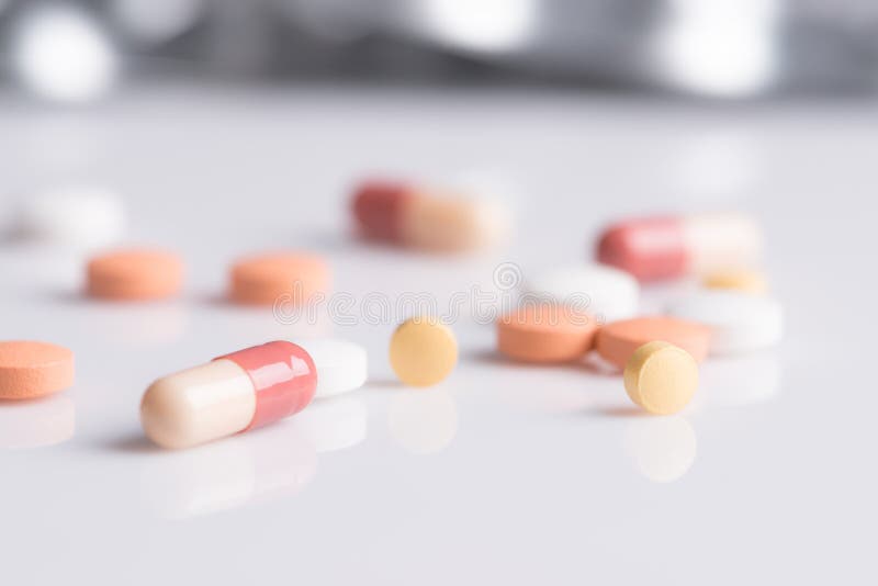 Apotektema, preventivpillerar för medicinminnestavlaantibiotikum royaltyfri foto Apotektema, preventivpillerar för medicinminnestavlaantibiotikum royaltyfri foto