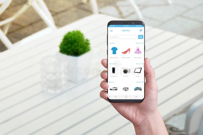 App di compera online sullo Smart Phone con i bordi rotondi
