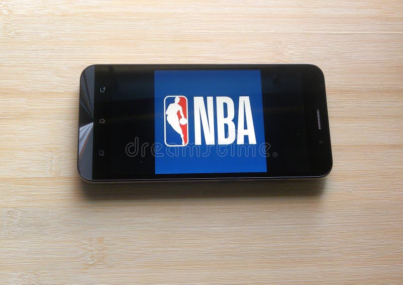 App di NBA sullo smartphone fotografia stock libera da diritti App di NBA sullo smartphone fotografia stock libera da diritti