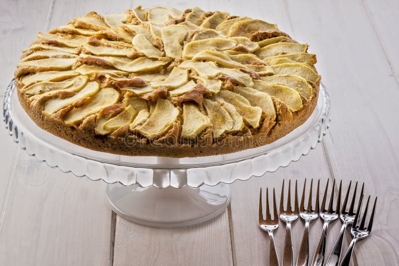 Apple-Apfelkuchen-Torten-Stand-Glasgabel-Gabeln lizenzfreie stockfotografie Apple-Apfelkuchen-Torten-Stand-Glasgabel-Gabeln lizenzfreie stockfotografie
