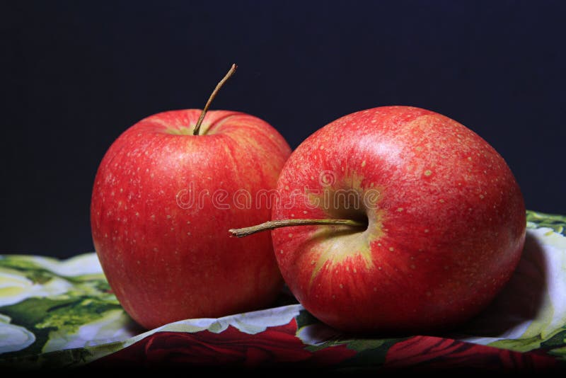 Apple, Fruit, Still Life Photography, Produce Picture. Image 89913796